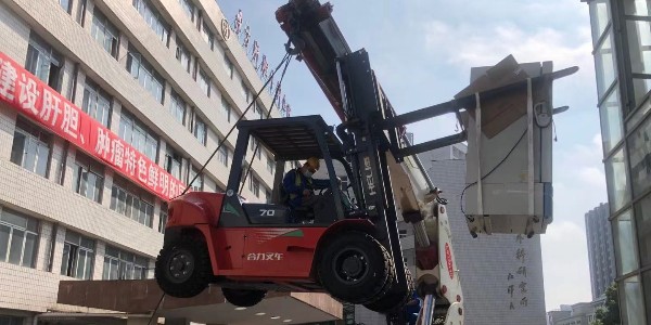 精密設備搬運哪家好？精密設備的搬運過程中需要注意些什么？